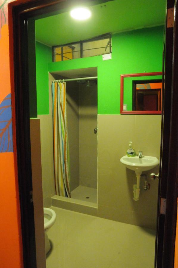 Happy Tree Hostel Peru Lima Exterior photo